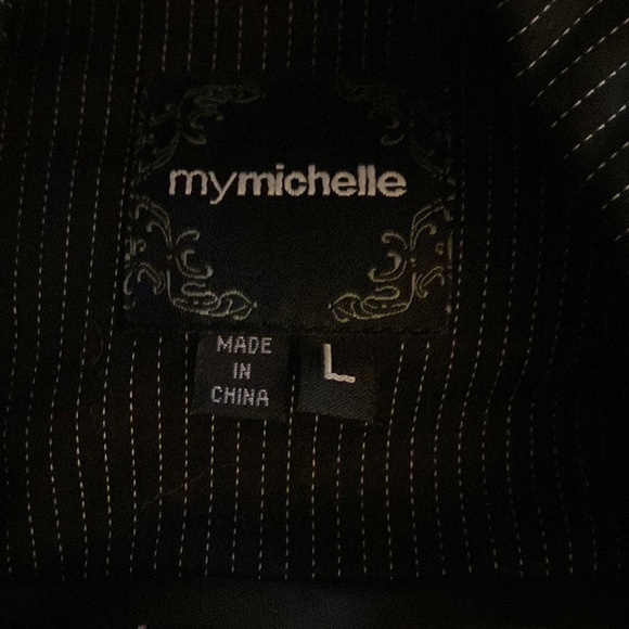 Women’s cute cropped short sleeve pinstriped blazer - Picture 6 of 7